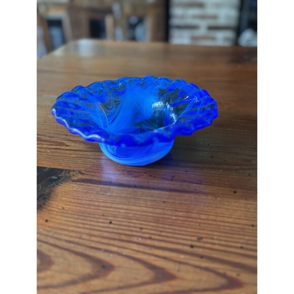 Stunning Hand Blown Blue Art Glass Bowl 6.75” Trinkets Treasures Light Catcher - Picture 1 of 10